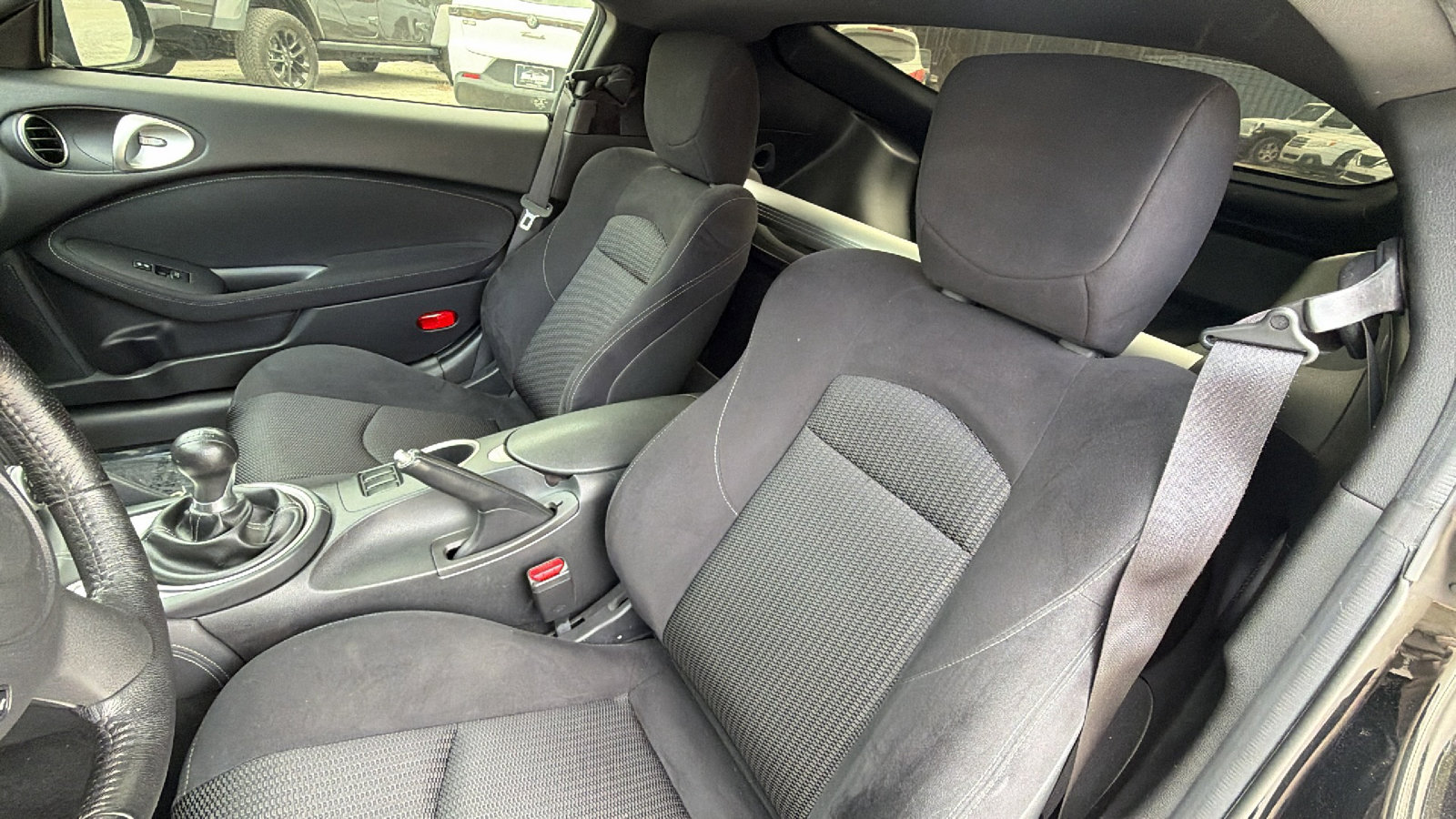 Used 2017 Nissan 370Z Coupe image 17