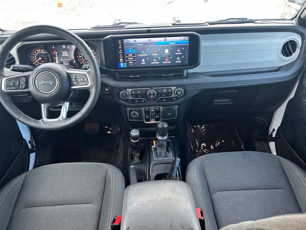 Certified 2025 Jeep Wrangler Unlimited Sahara AWD/4WD image 35
