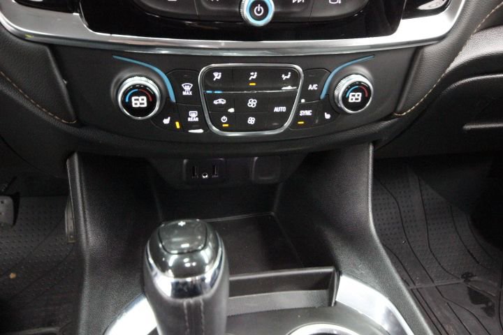 Used 2020 Chevrolet Traverse LT w/ Driver Confidence II Package AWD/4WD image 25