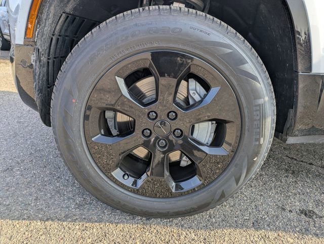 New 2026 Land Rover Defender 110 X-Dynamic SE image 21