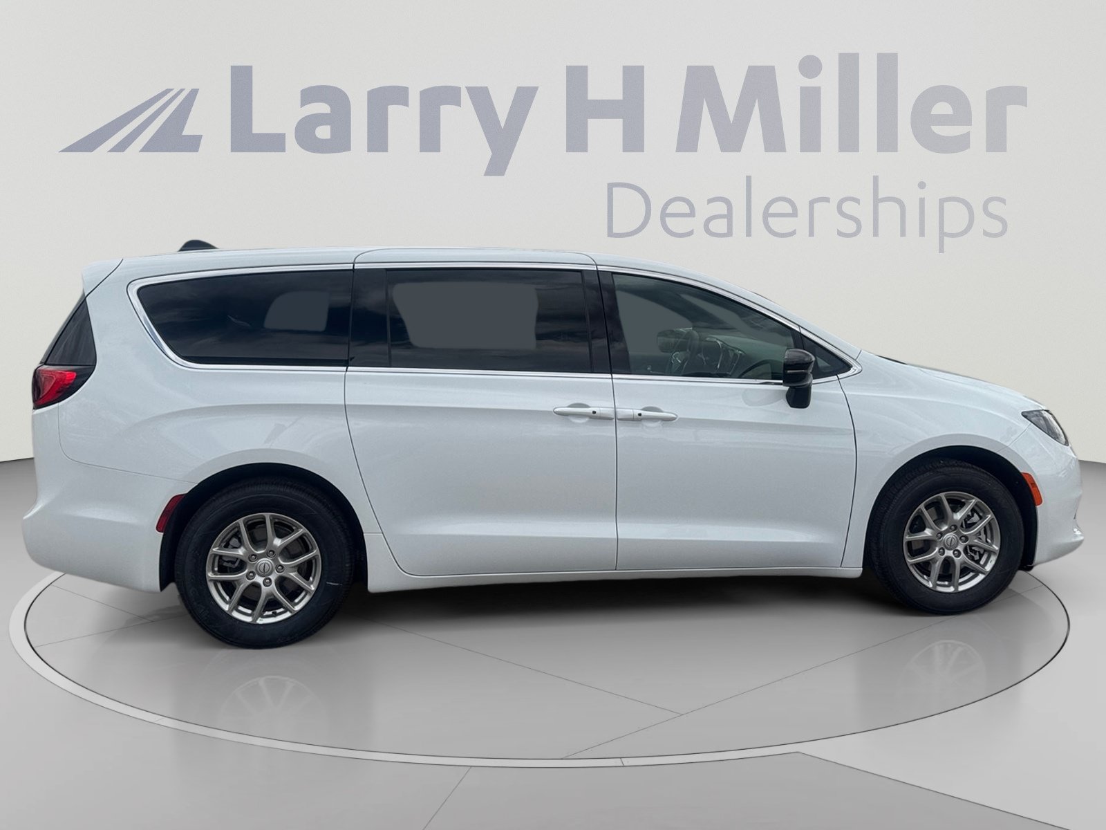 New 2026 Chrysler Voyager LX FWD image 6