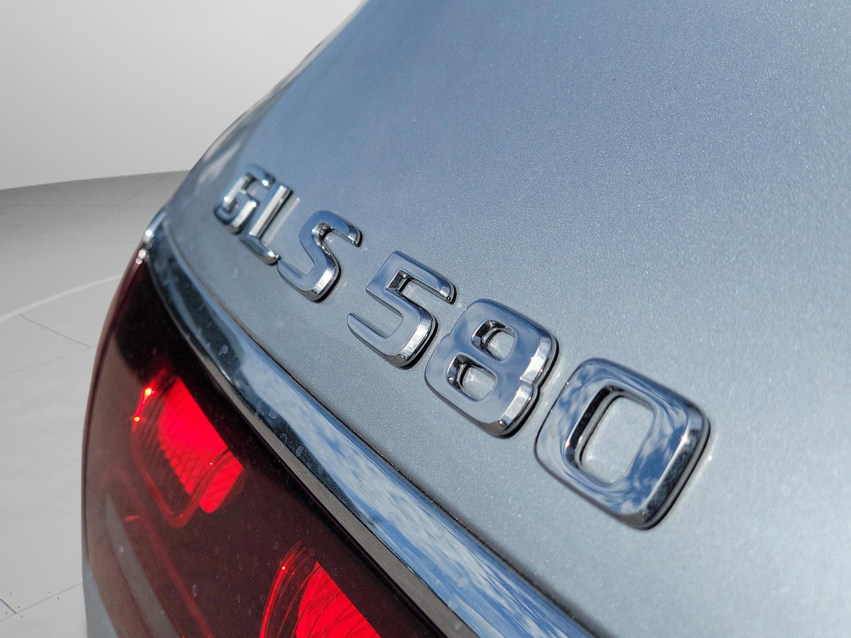 New 2026 Mercedes-Benz GLS 580 4MATIC image 32