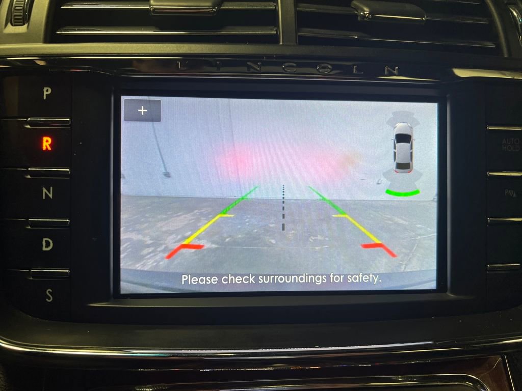 Used 2019 Lincoln Continental Select w/ Continental Climate Package image 20