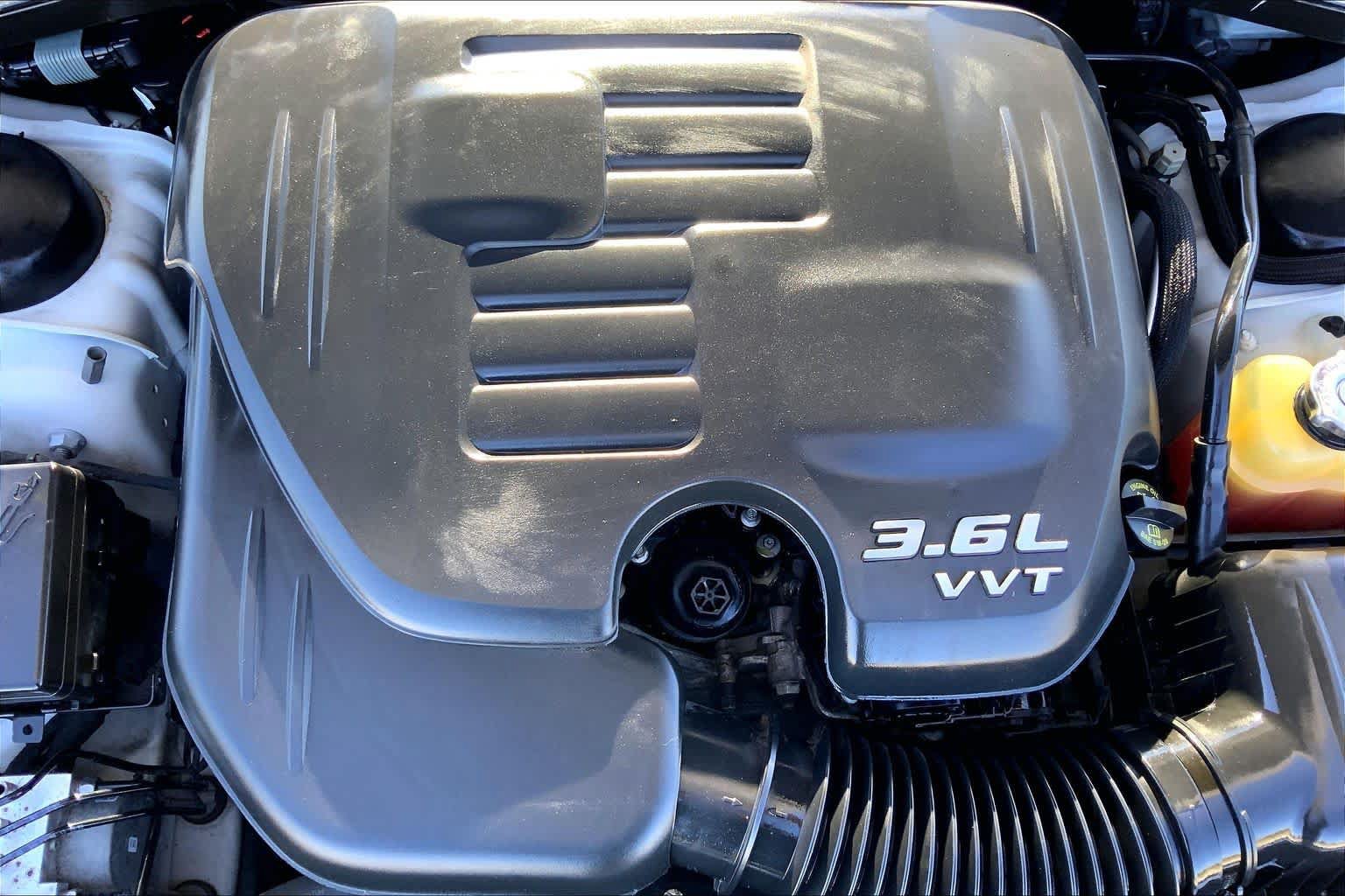Used 2018 Dodge Charger SXT RWD image 32