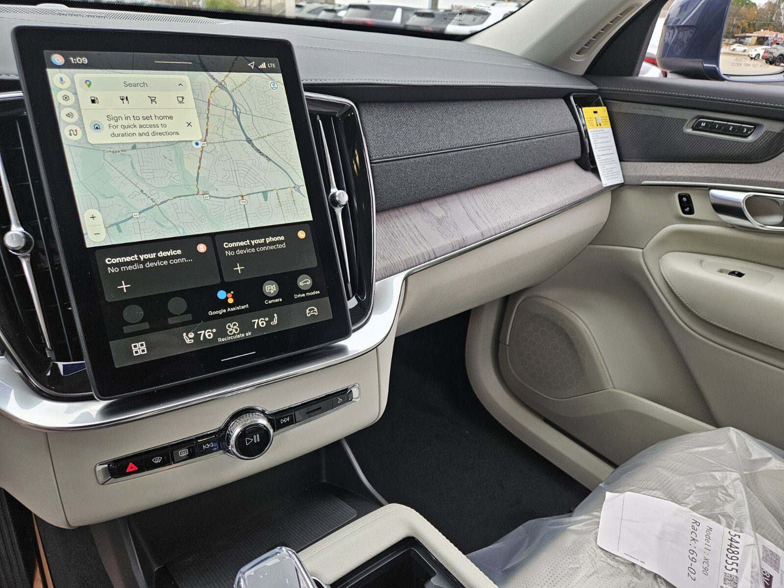 New 2026 Volvo XC90 B6 Ultra w/ Protection Package AWD/4WD image 13