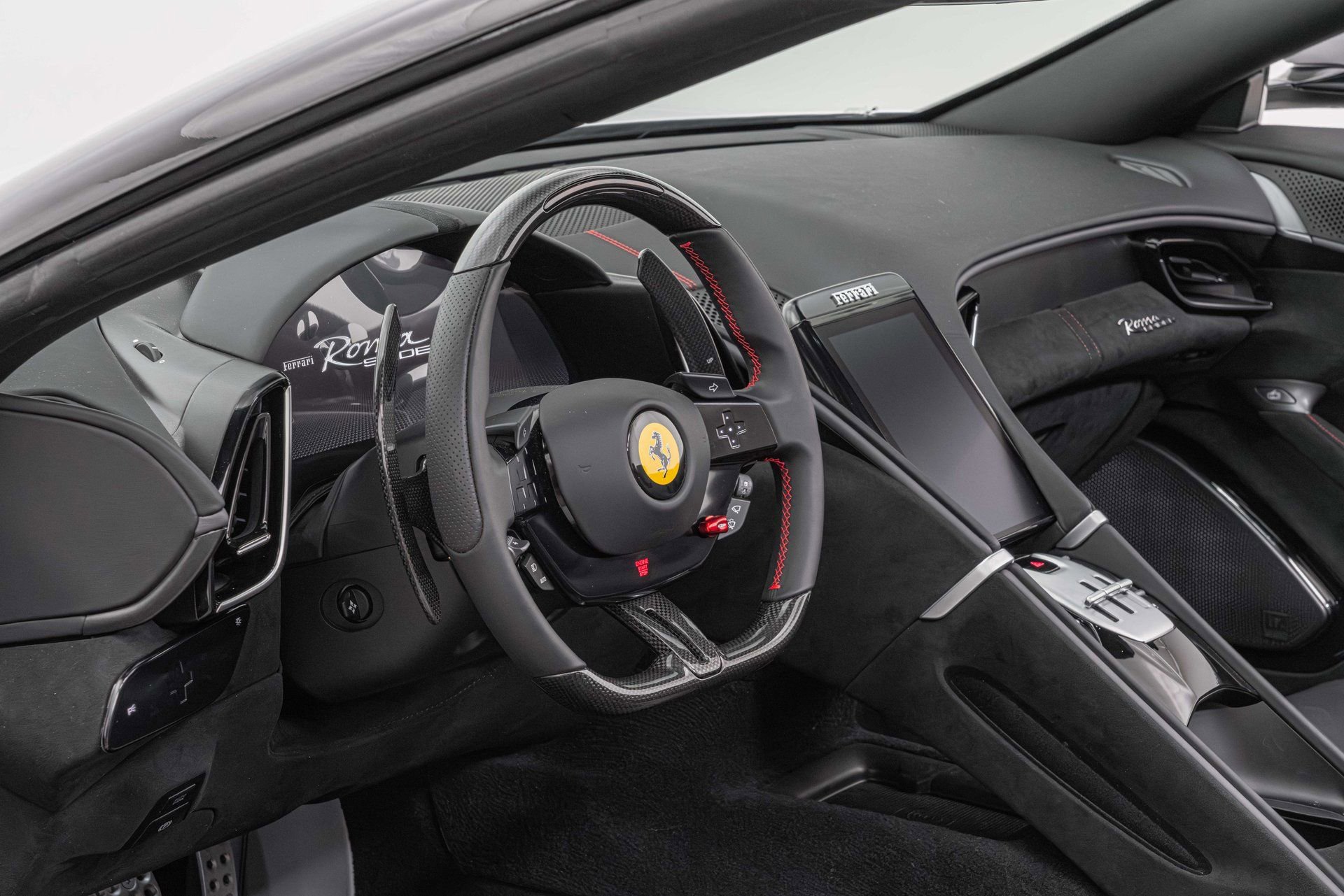 Certified 2025 Ferrari Roma Spider RWD image 4