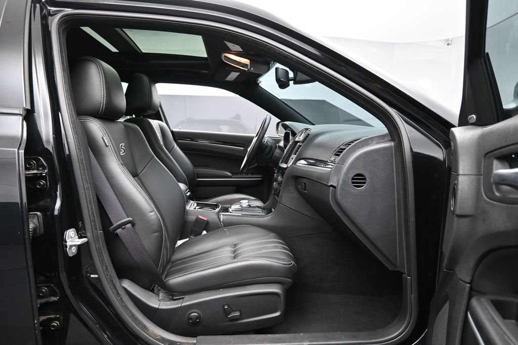 Used 2022 Chrysler 300 S RWD image 27