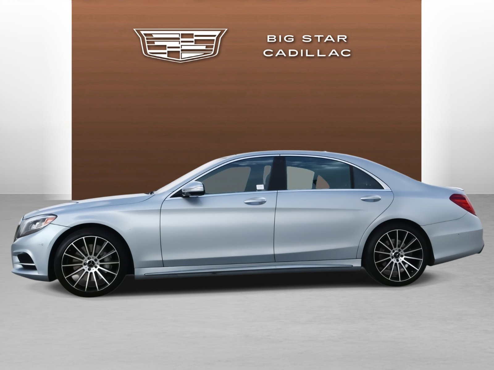 Used 2016 Mercedes-Benz S 550 Sedan image 2