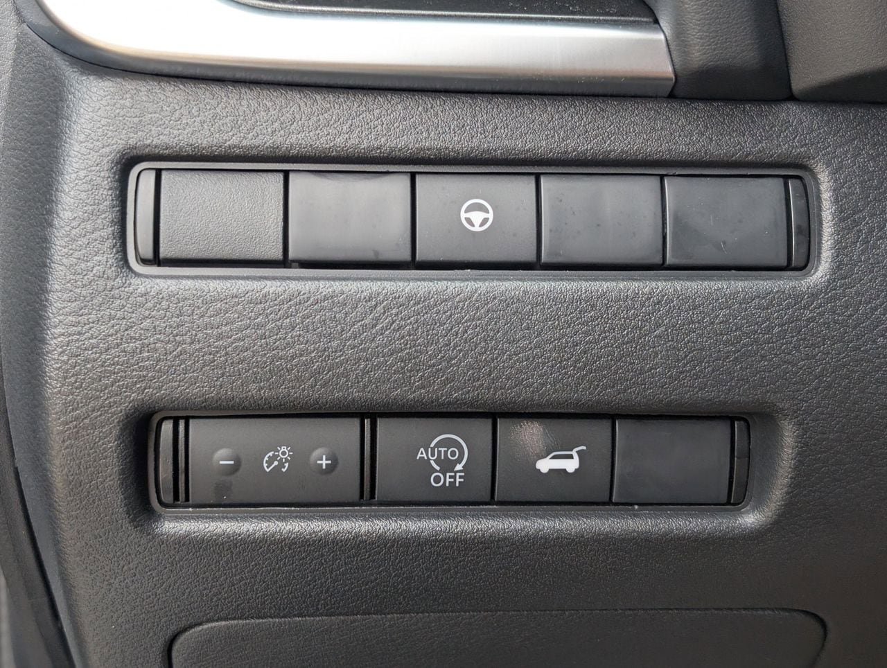 Certified 2025 Nissan Rogue SV w/ SV Premium Package FWD image 23