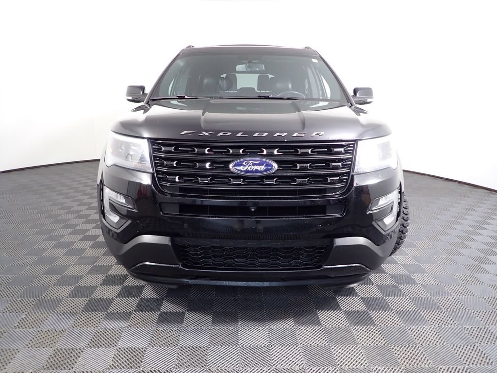 Used 2017 Ford Explorer Sport w/ Equipment Group 401A AWD/4WD image 11