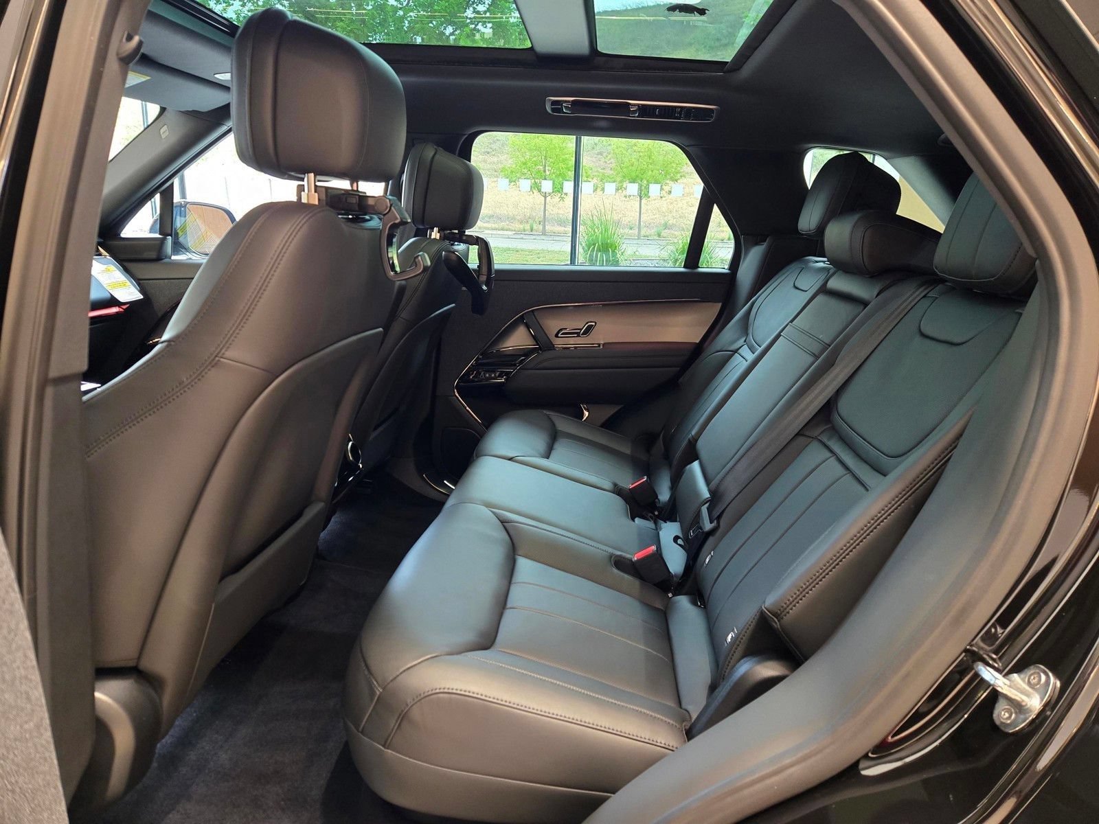New 2026 Land Rover Range Rover Sport Dynamic SE AWD/4WD image 8