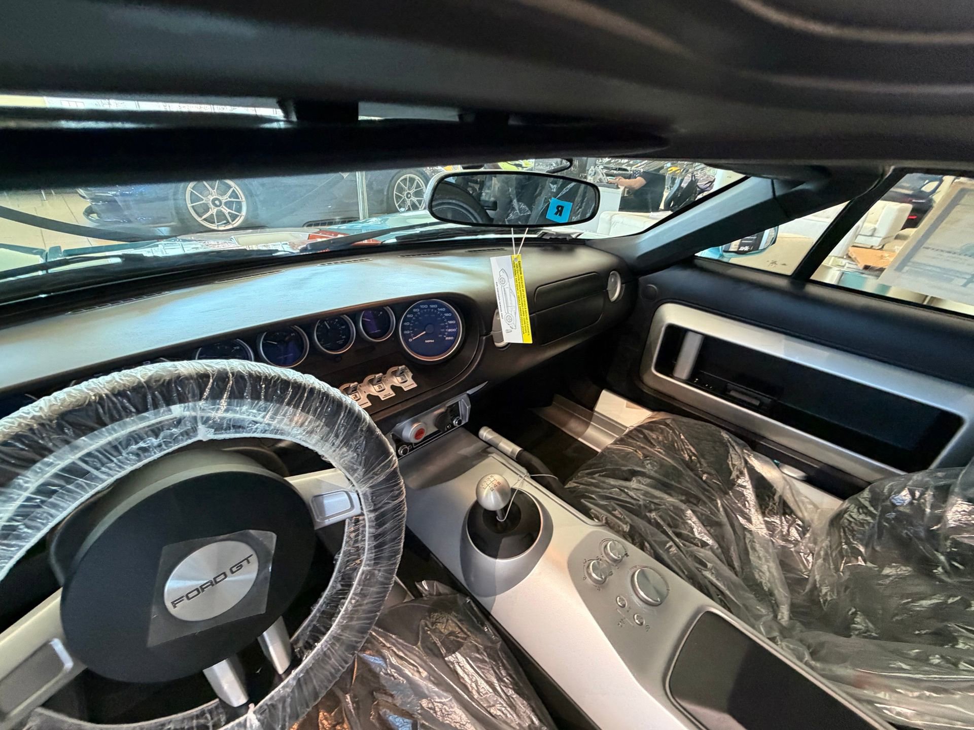 Used 2006 Ford GT RWD image 93