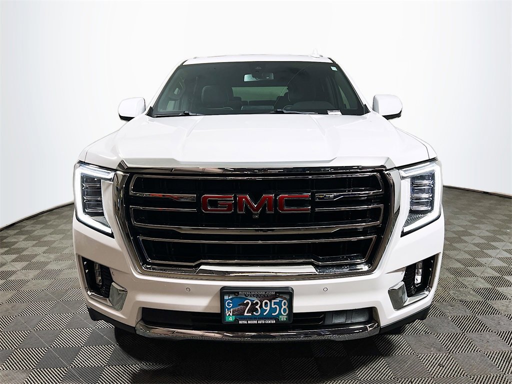 Used 2022 GMC Yukon SLT w/ SLT Premium Package image 3