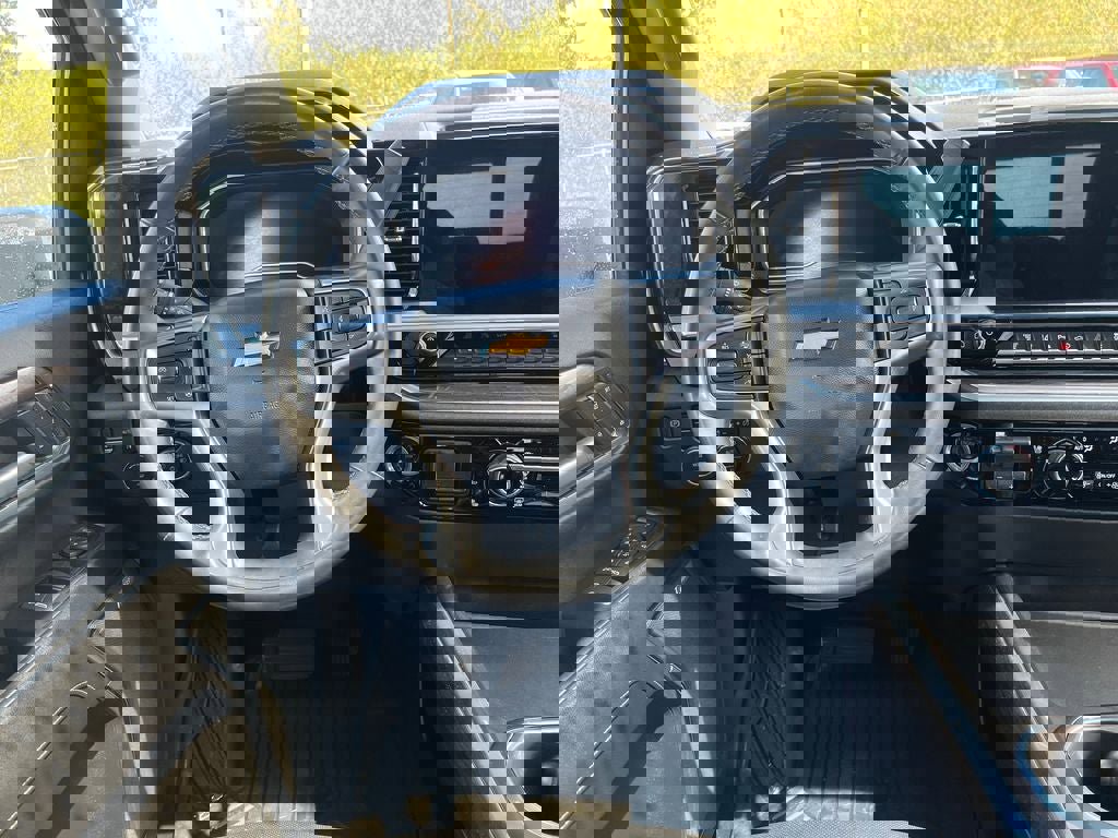 Used 2024 Chevrolet Silverado 2500 LTZ w/ LTZ Premium Package image 16