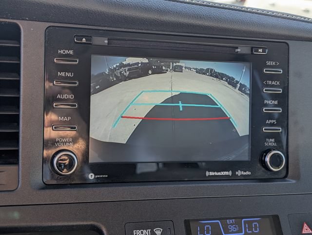 Used 2019 Toyota Sienna XLE w/ XLE Navigation Package FWD image 17