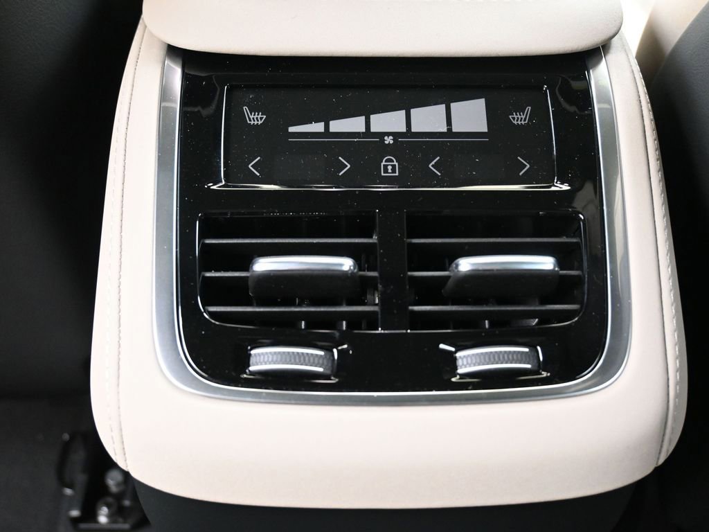 New 2026 Volvo XC90 B6 Plus w/ Protection Package Premier image 22