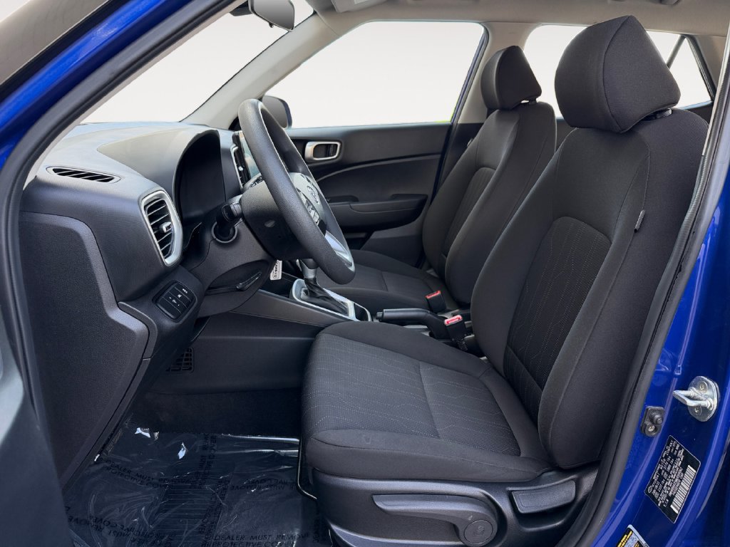Used 2021 Hyundai Venue SE FWD image 14