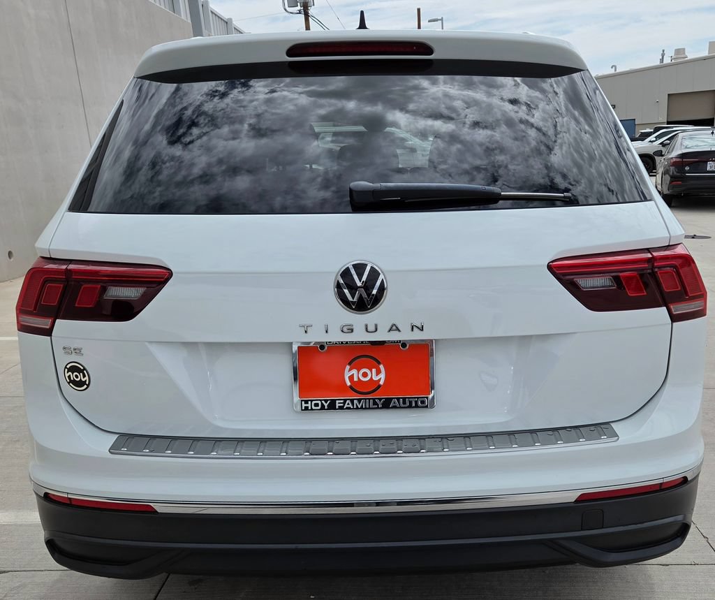 Used 2024 Volkswagen Tiguan SE FWD image 8