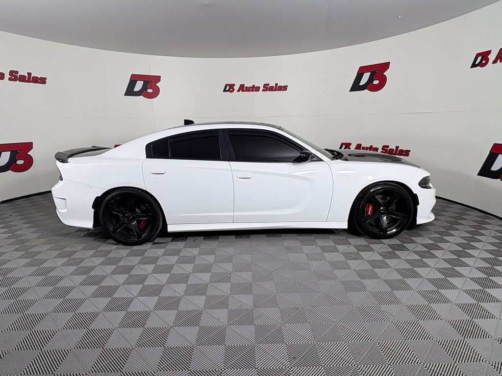 Used 2017 Dodge Charger SRT w/ Harman/Kardon Audio Group RWD image 9