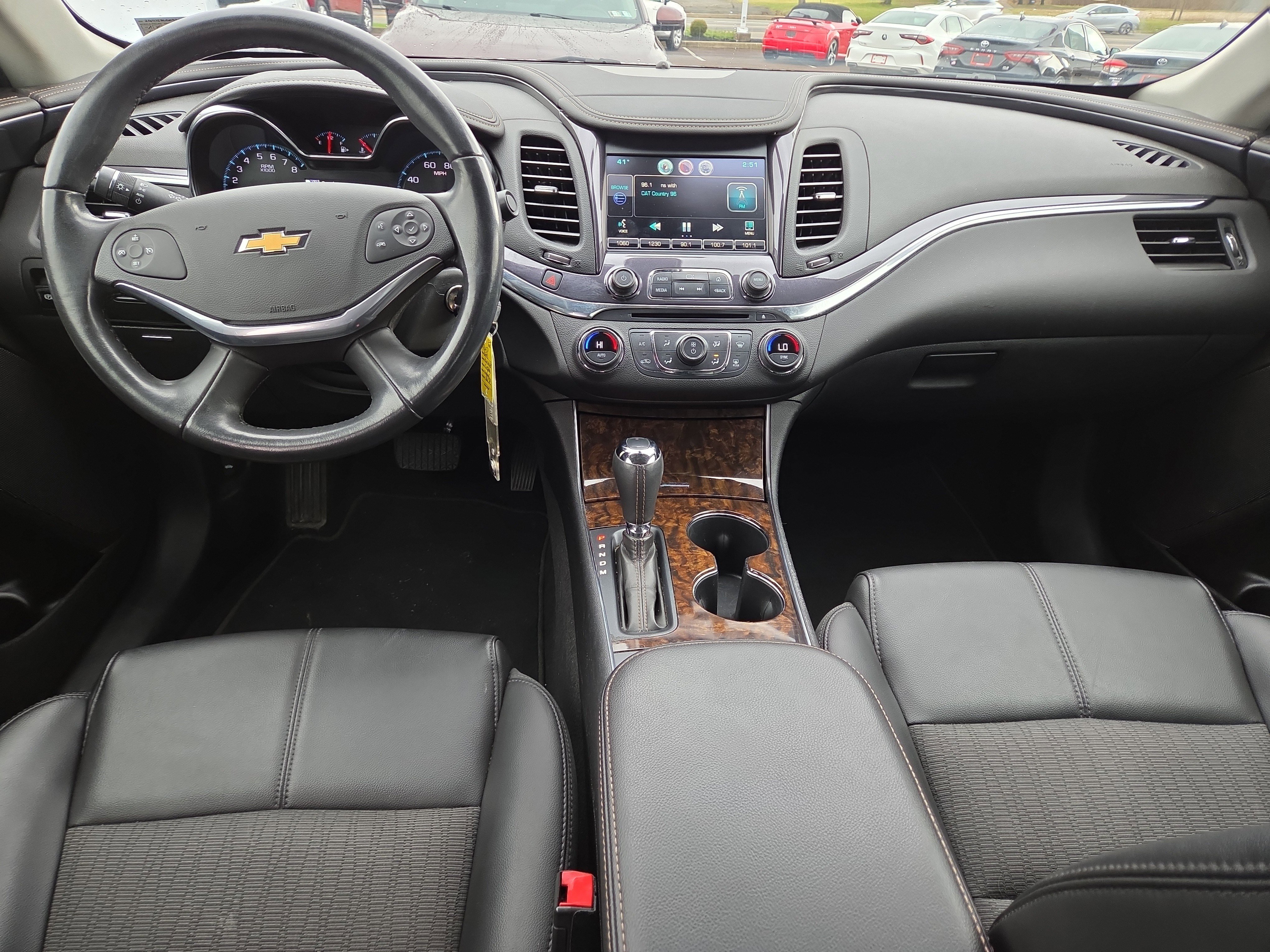 Used 2015 Chevrolet Impala LT w/ Convenience Package image 23