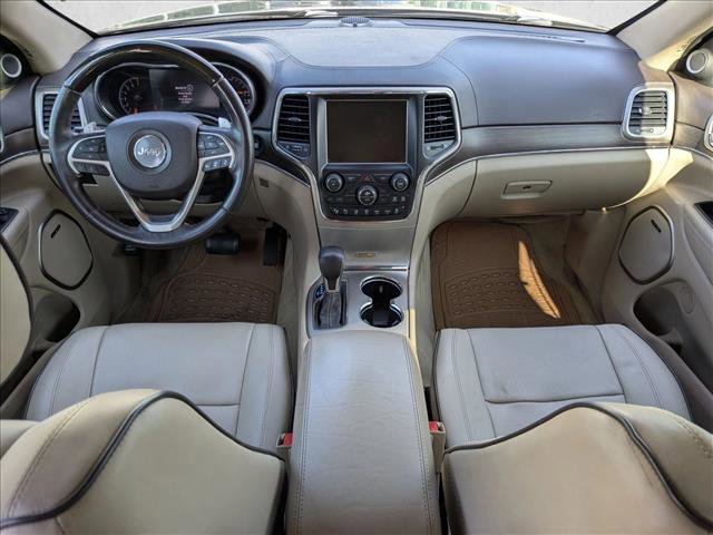 Used 2017 Jeep Grand Cherokee Overland w/ Jeep Active Safety Group image 18