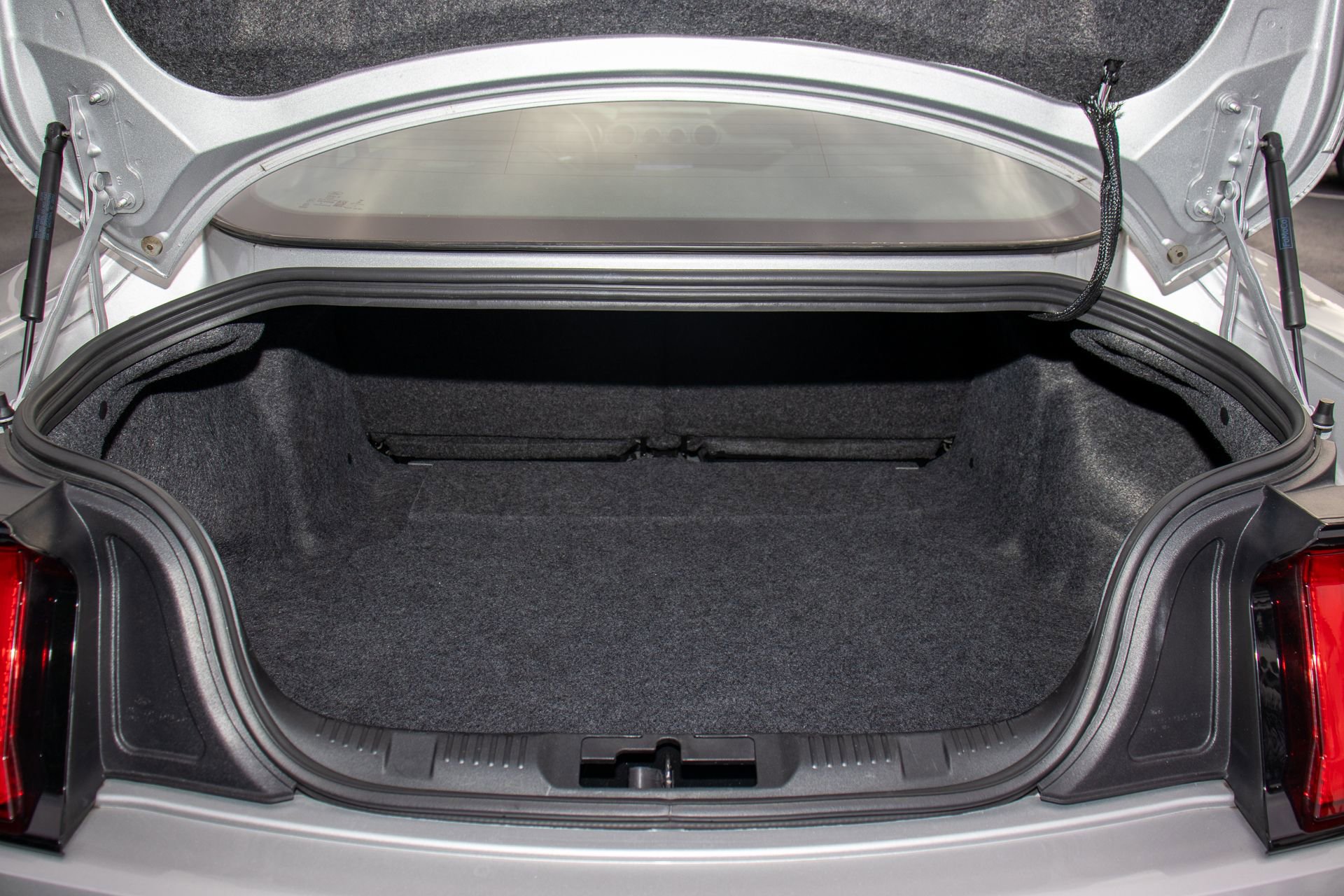 Used 2019 Ford Mustang Premium w/ Ecoboost Performance Package image 13