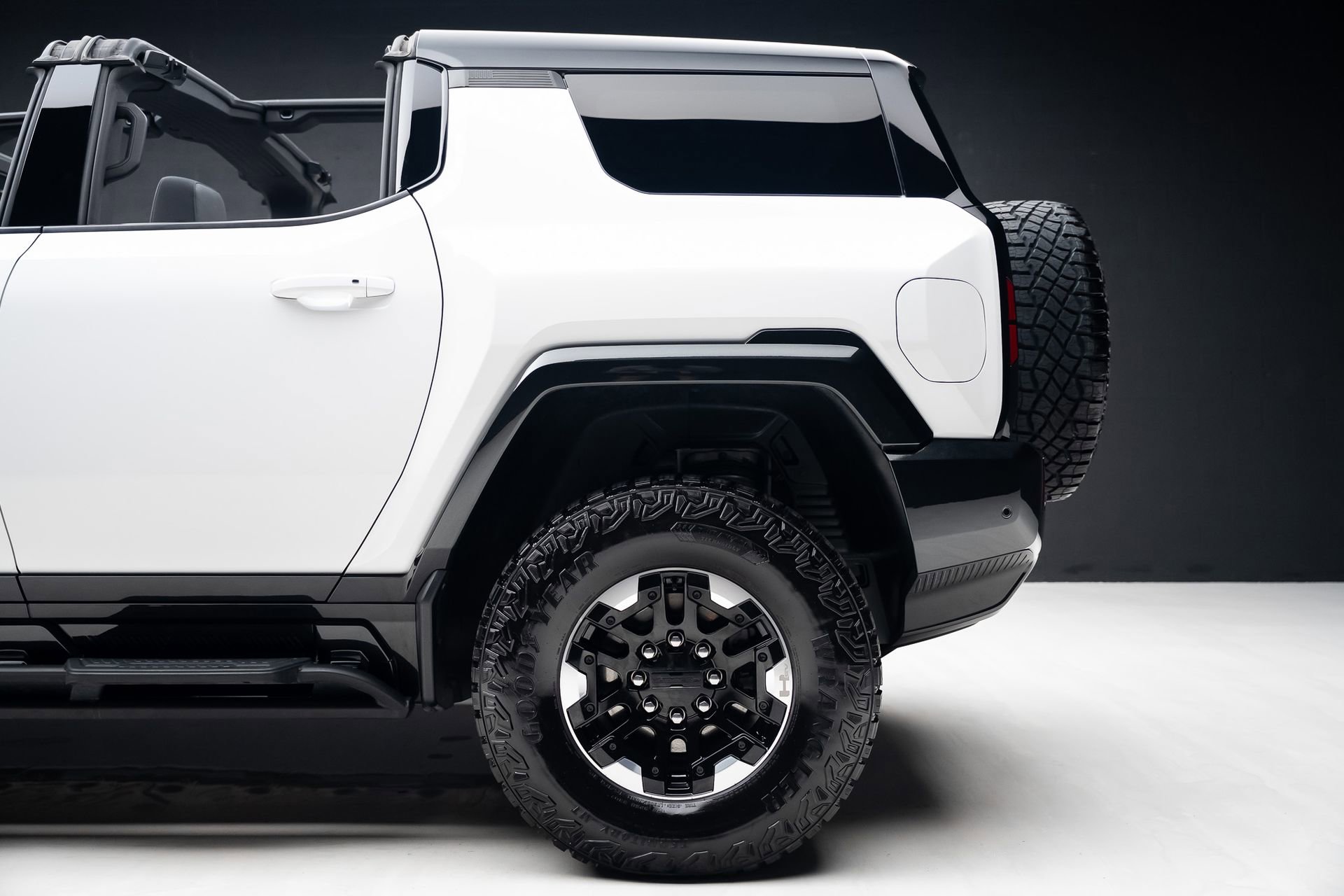 Used 2024 GMC Hummer EV 2X w/ Extreme Off-Road Package image 23