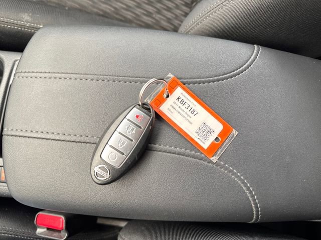 Used 2017 Nissan Rogue SV image 27