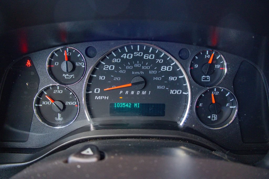 Used 2021 Chevrolet Express 2500 w/ Driver Convenience Package RWD image 16