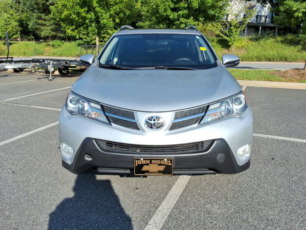 Used 2015 Toyota RAV4 XLE w/ Preferred Accessory Package FWD image 2