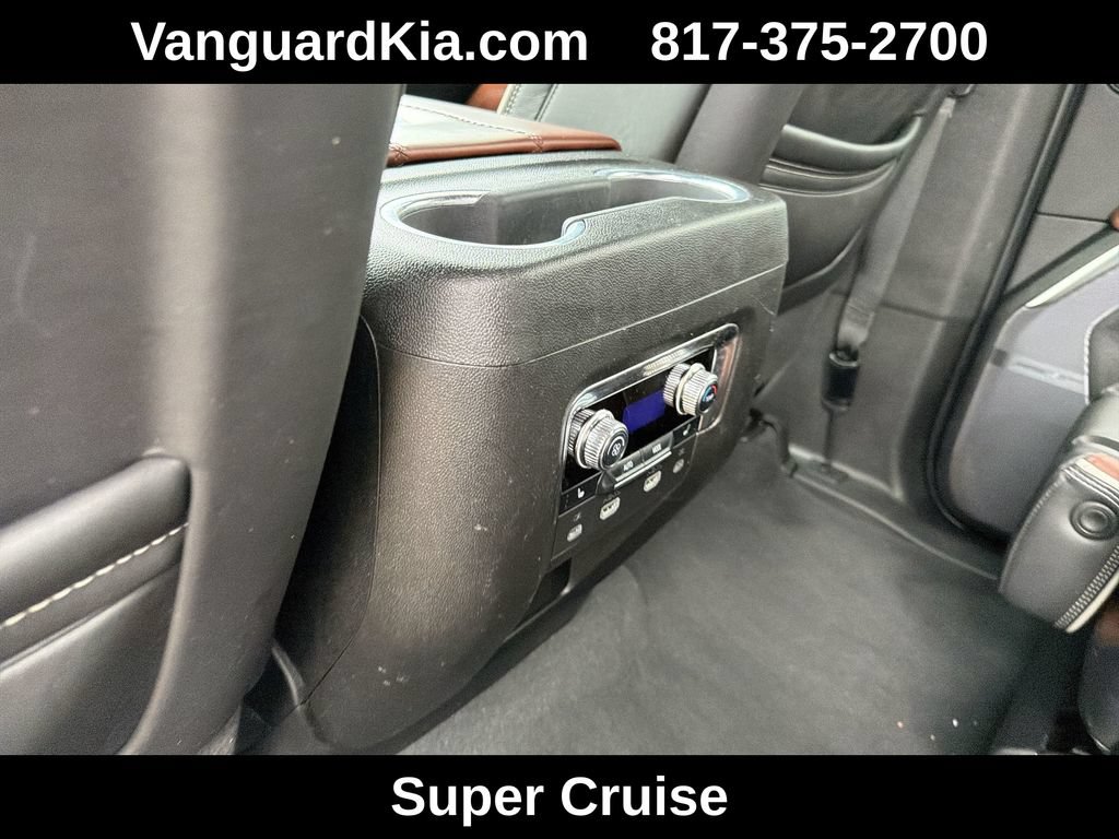 Used 2024 GMC Yukon XL Denali Ultimate AWD/4WD image 27