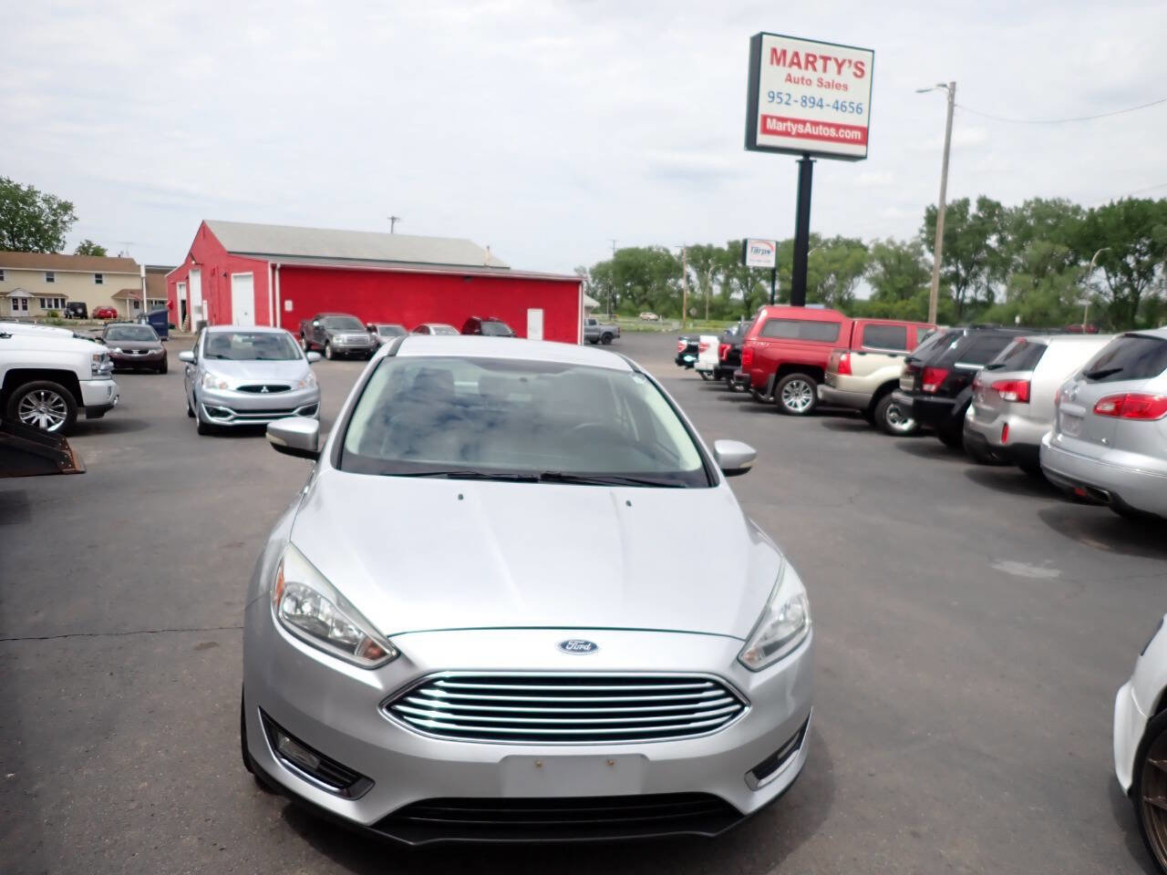 Used 2015 Ford Focus Titanium FWD image 2