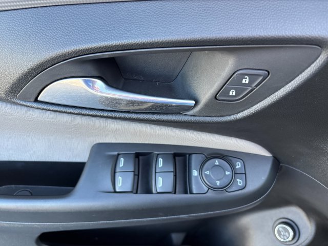Used 2025 Buick Envista Avenir FWD image 12