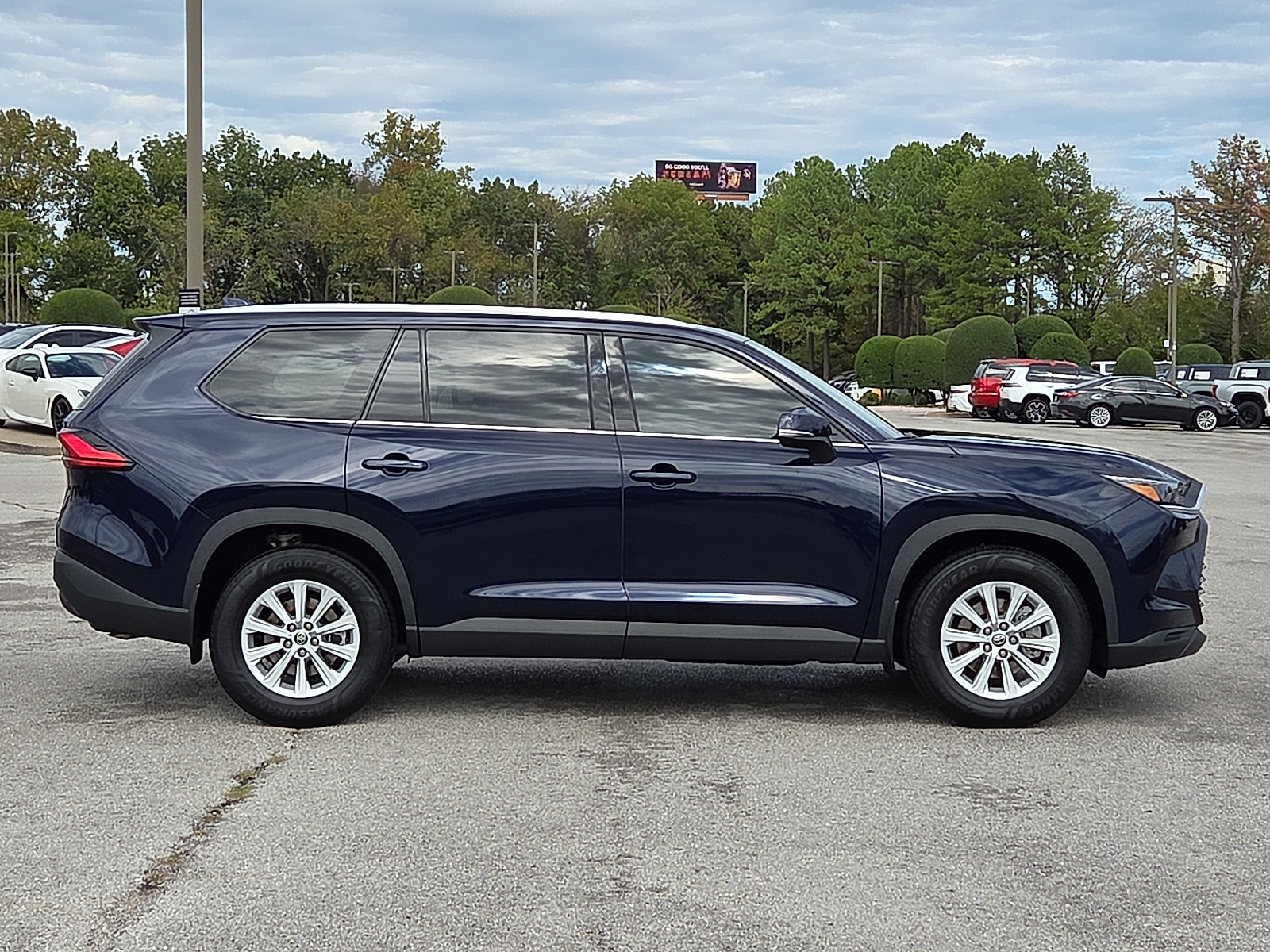 Used 2024 Toyota Grand Highlander FWD image 6