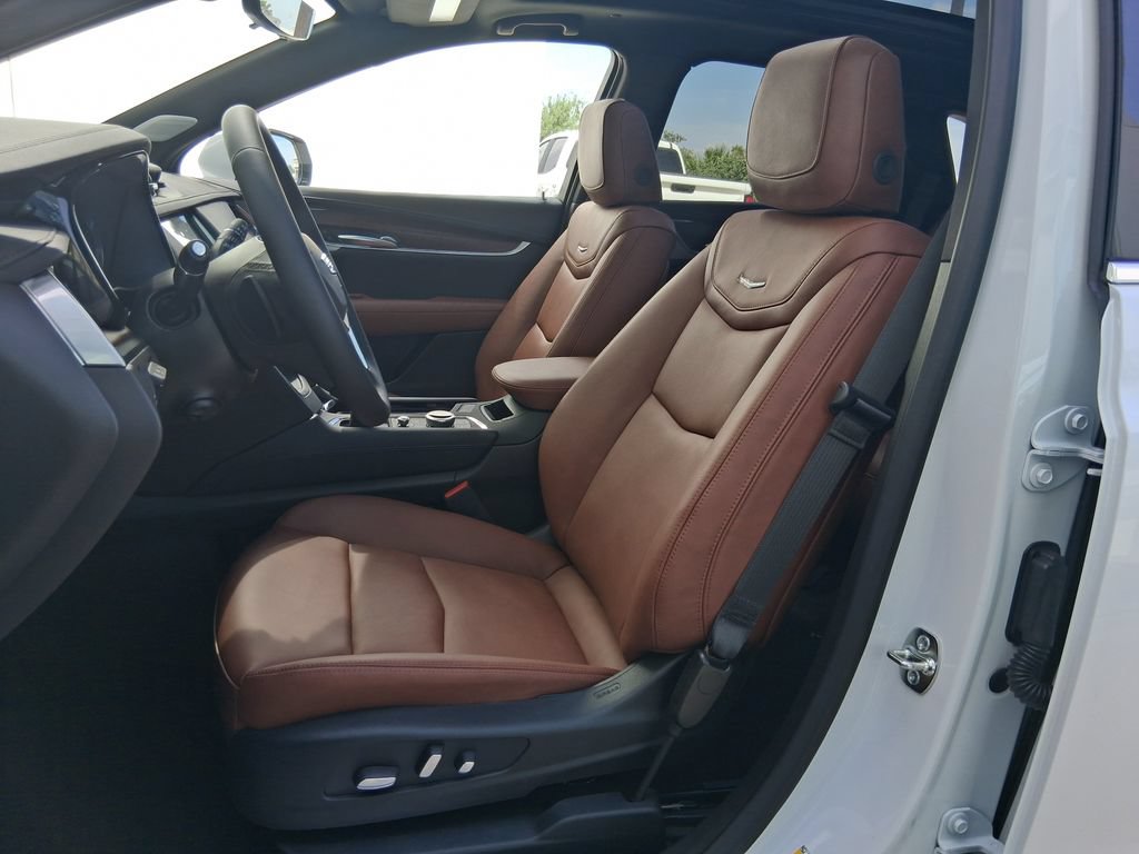 New 2026 Cadillac XT5 Premium Luxury w/ Driver Assist Package FWD image 17