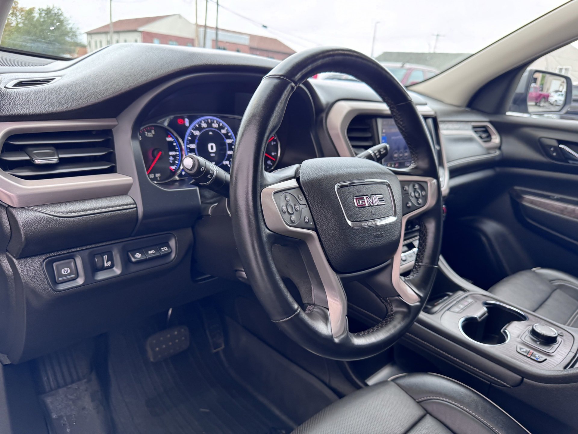 Used 2023 GMC Acadia Denali image 22