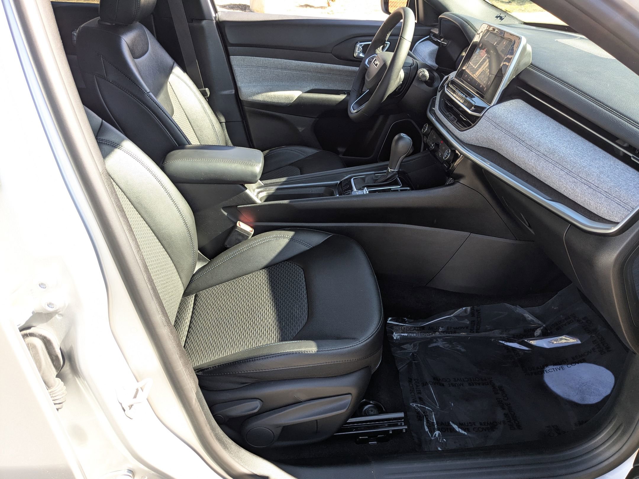 Used 2025 Jeep Compass Latitude image 33