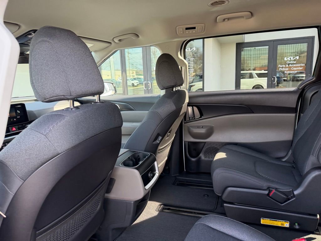 New 2026 Kia Carnival LX FWD image 19