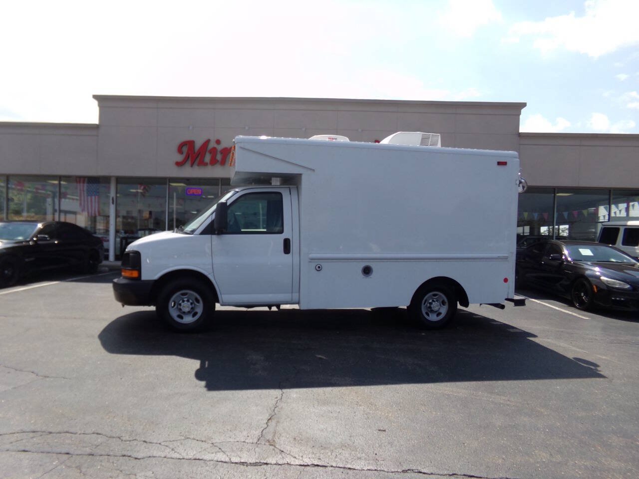 Used 2008 Chevrolet Express 3500 RWD image 3