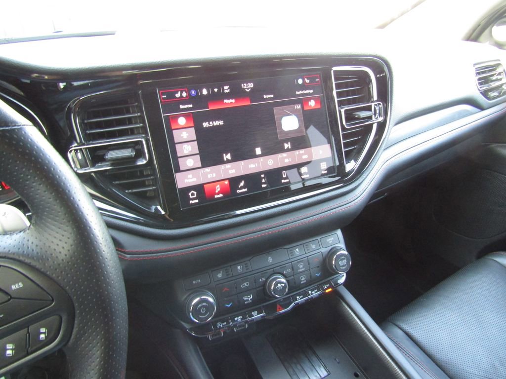 Used 2025 Dodge Durango GT image 33