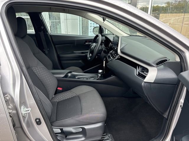 Used 2020 Toyota C-HR LE FWD image 34