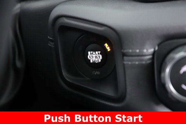 Used 2025 Jeep Wrangler Unlimited Sahara image 18