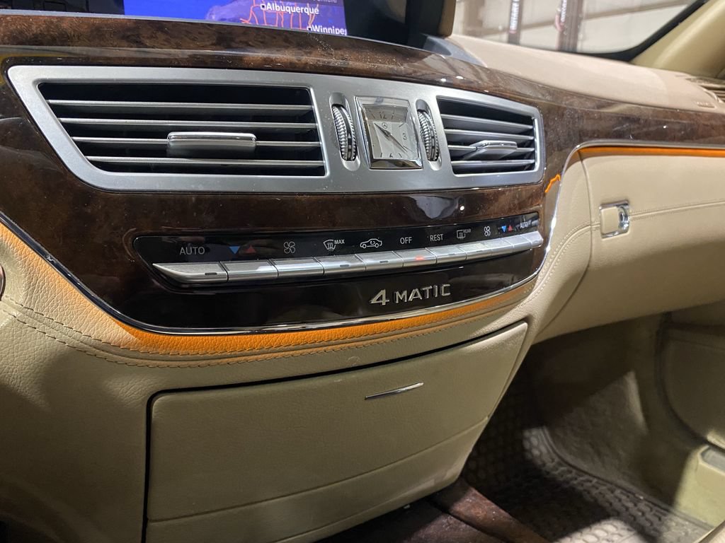 Used 2011 Mercedes-Benz S 550 4MATIC image 10