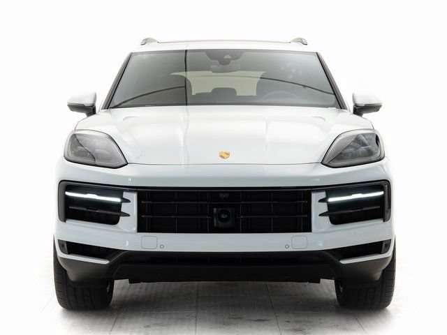 Certified 2025 Porsche Cayenne AWD/4WD image 30