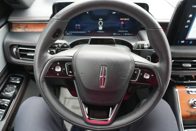 Used 2025 Lincoln Aviator Black Label AWD/4WD image 32