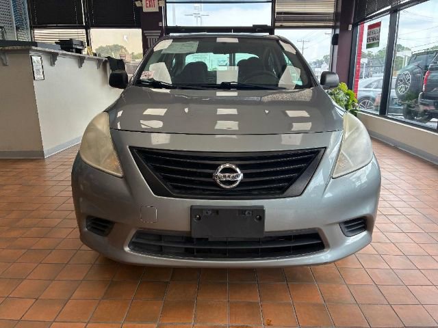 Used 2013 Nissan Versa S Plus image 3