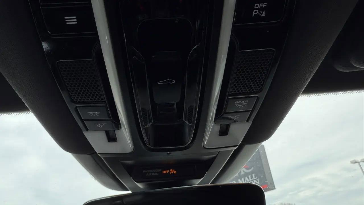 Used 2021 Porsche Cayenne image 44