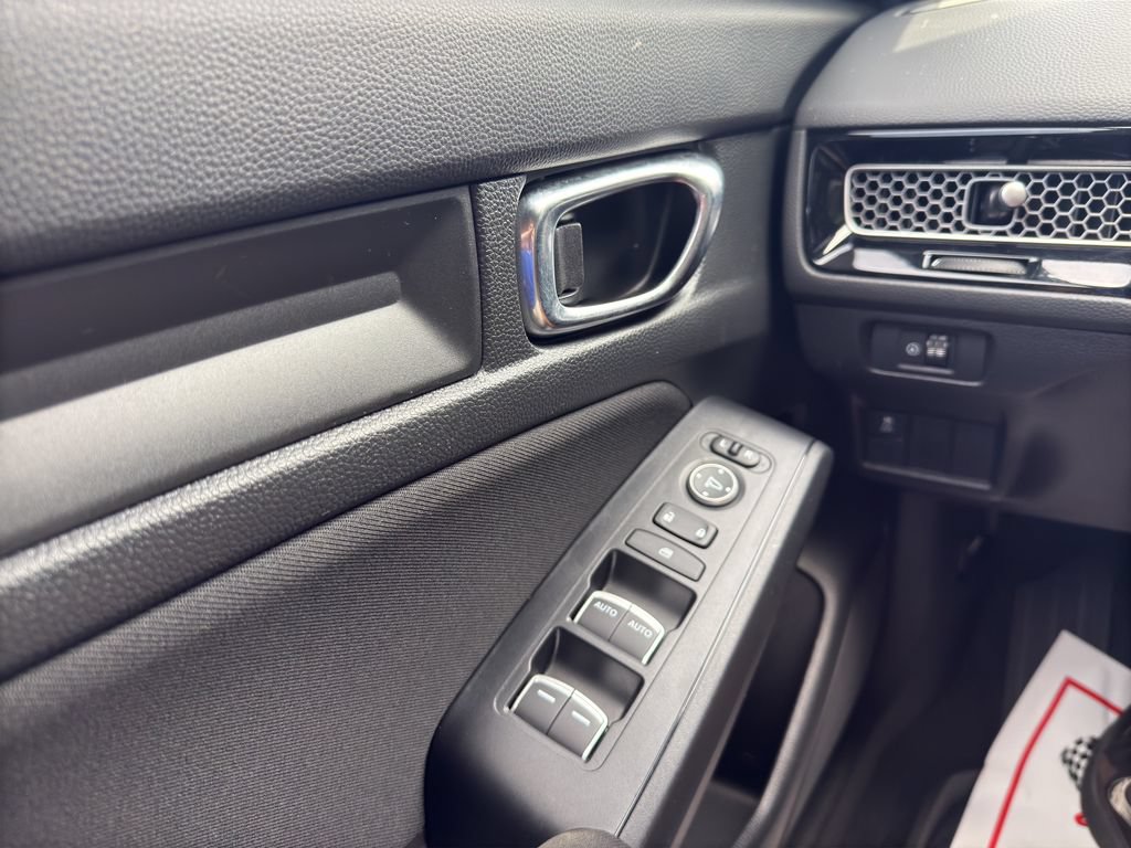 Used 2025 Honda Civic Sport image 22