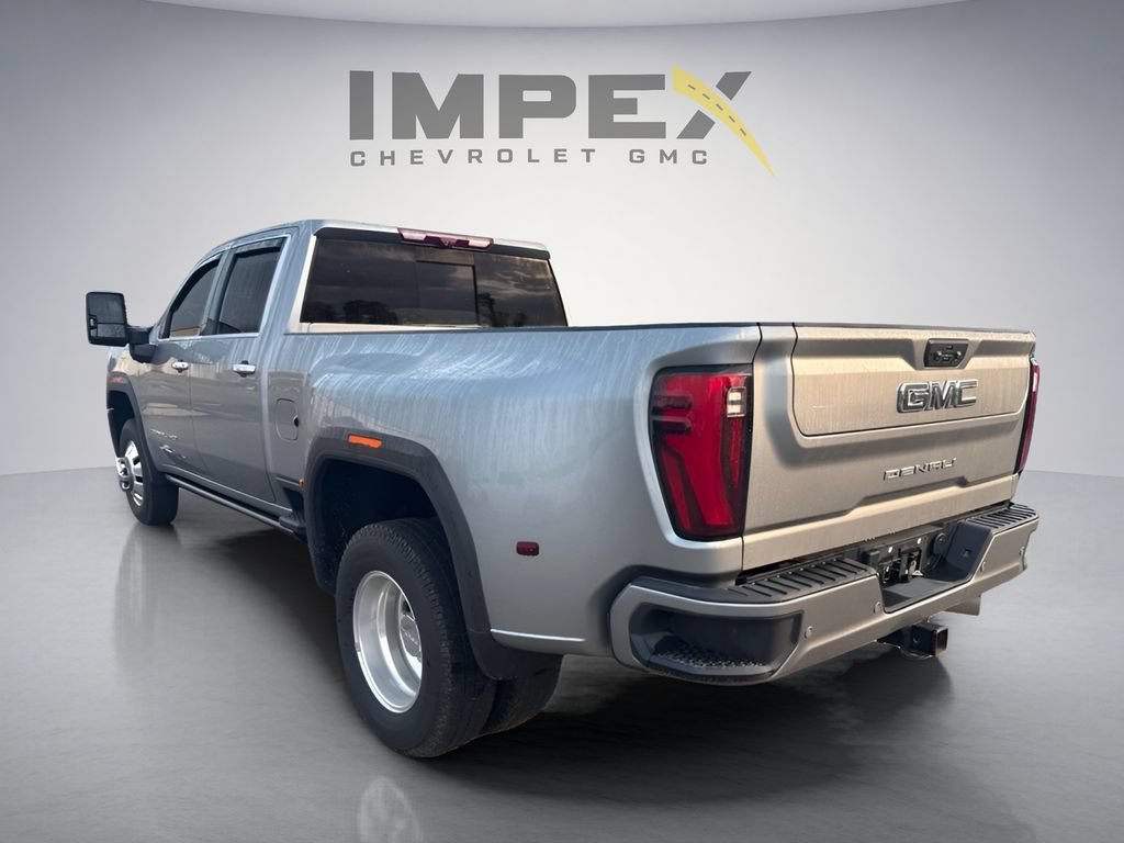 Used 2024 GMC Sierra 3500 Denali Ultimate AWD/4WD image 3