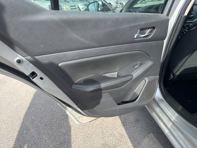 Used 2022 Nissan Altima 2.5 SV FWD image 10
